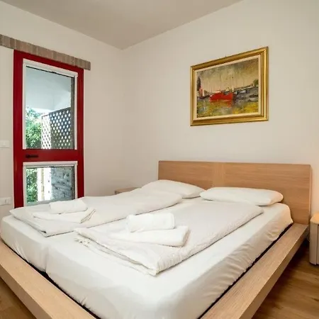 Villa Lunalba 1 *
