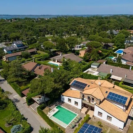 Villa Lunalba 1 *